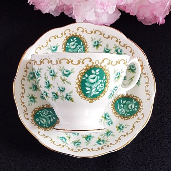 Royal Albert Cameo Memento Bone China Tea Cup England - Picture 1 of 12